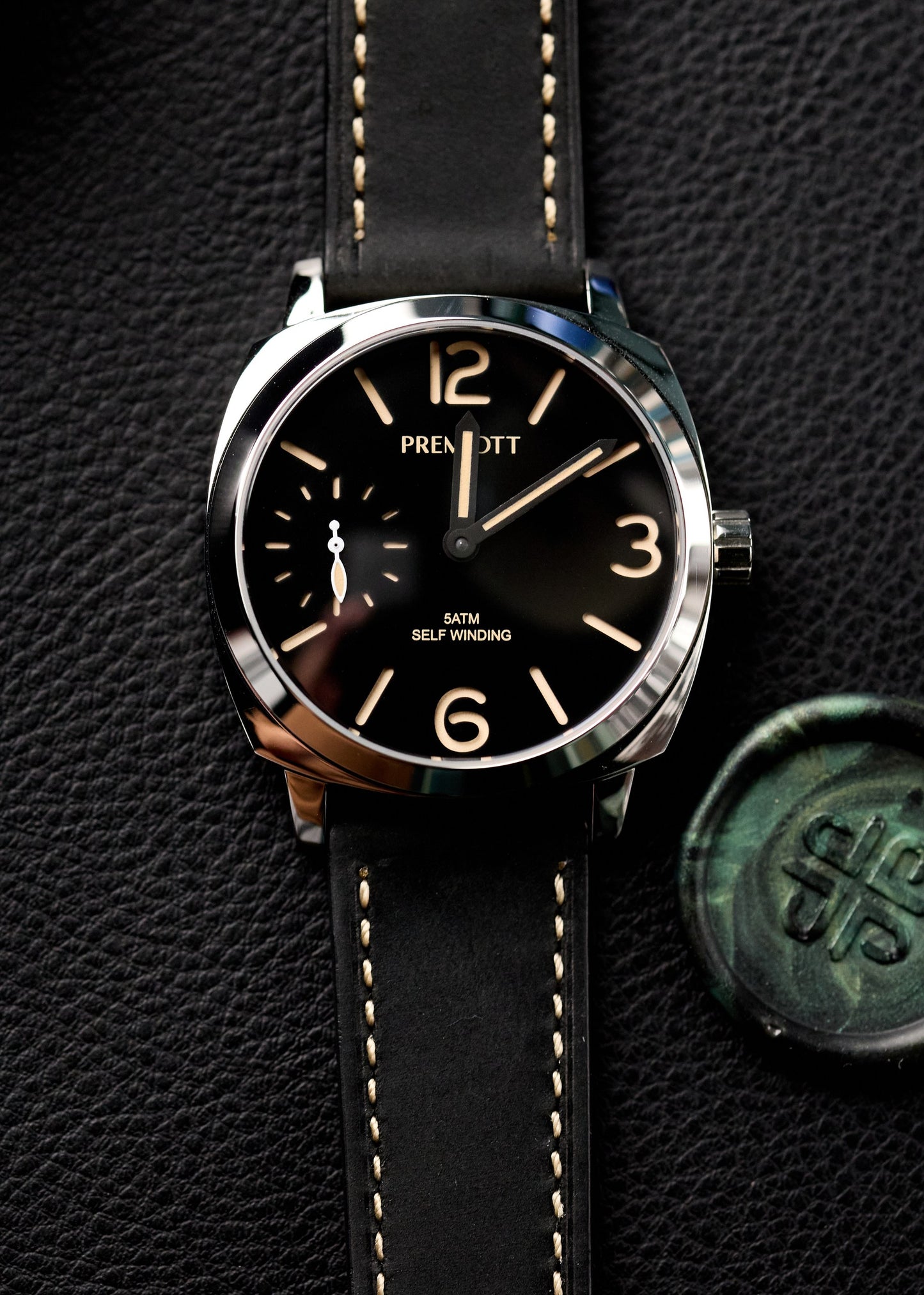 The "Essence" - Vintage Noir