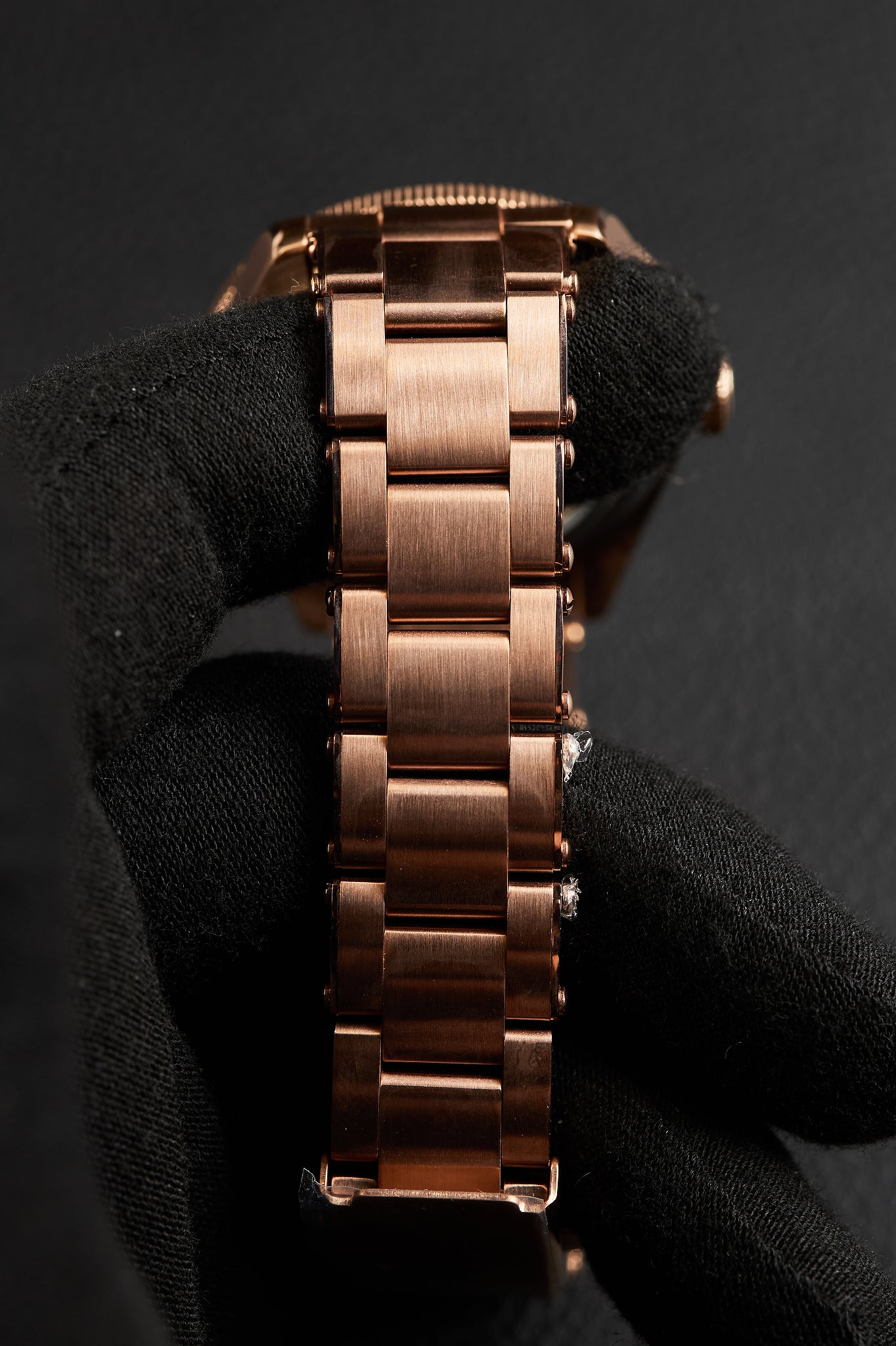 The "Bay Born" - Elegant Shadows GMT