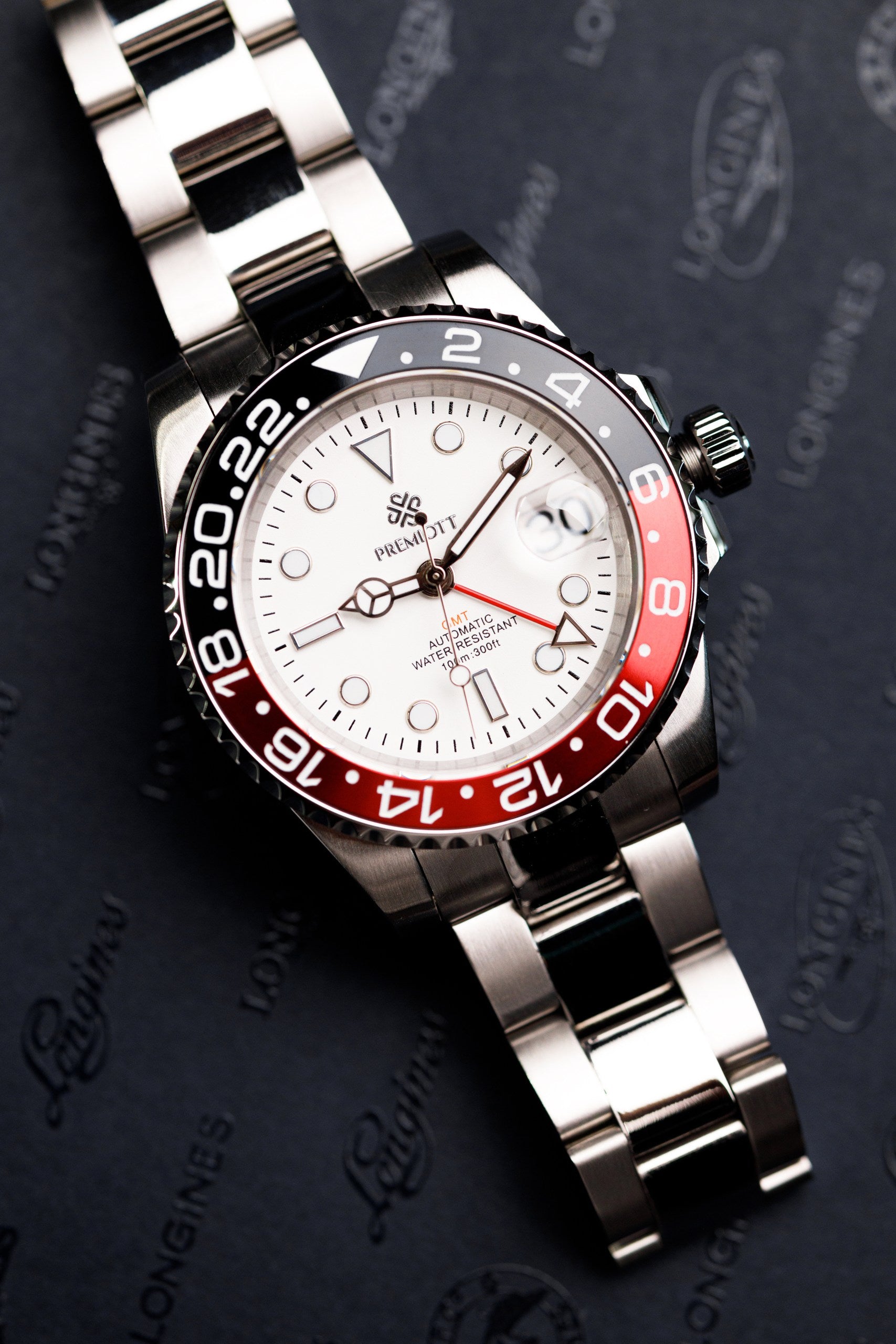 Bezel Def Understanding Watch Bezels: Style and Functionality – Premiott
