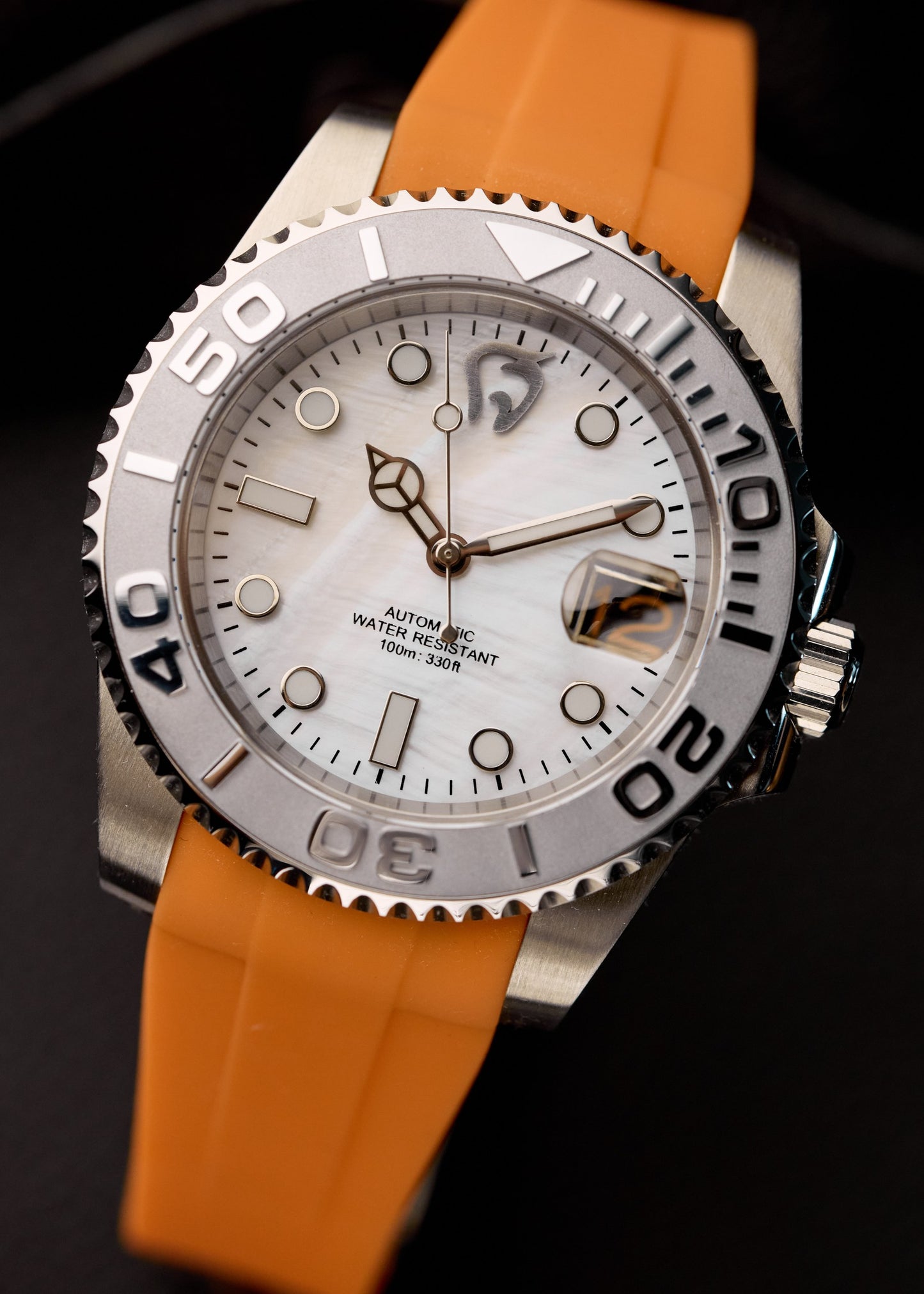 "Silver Teeth" - Mariner 40mm