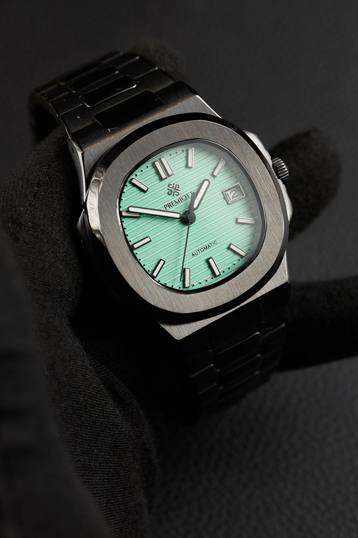 The "Heritage" - Black Tiffany