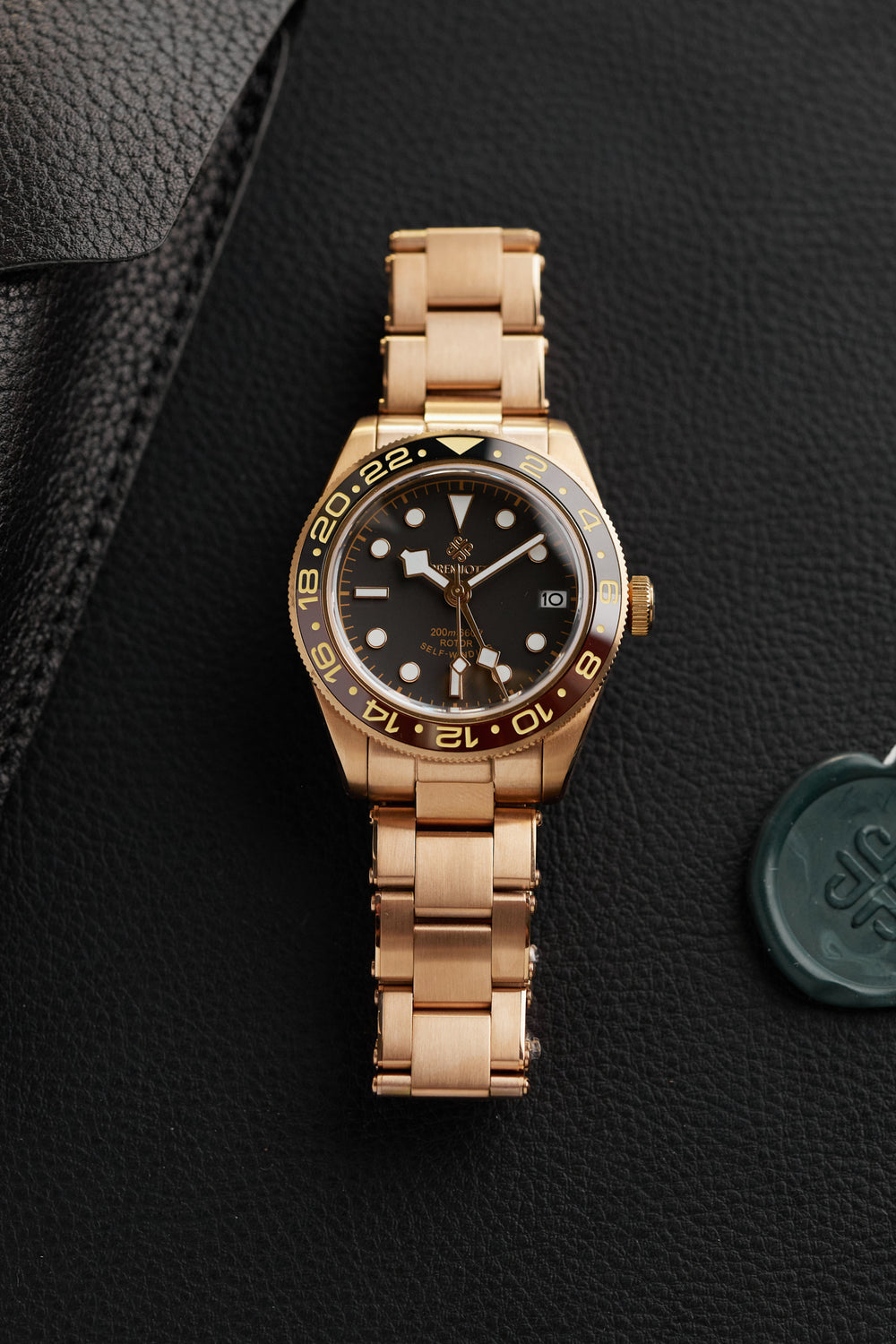 The "Bay Born" - Elegant Shadows GMT