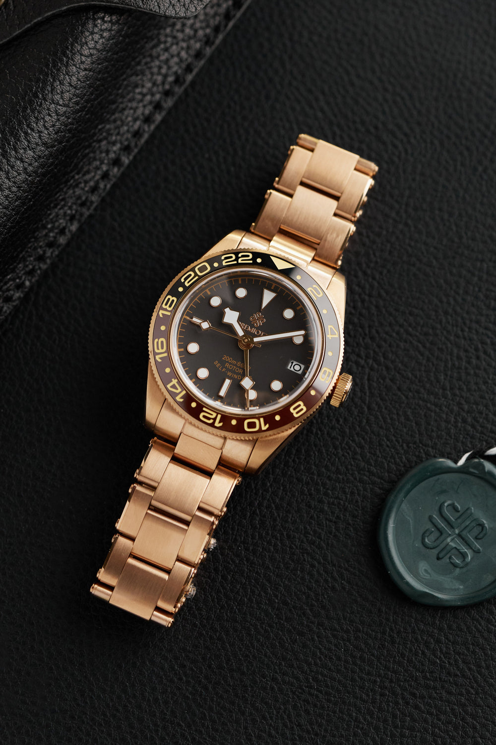 The "Bay Born" - Elegant Shadows GMT