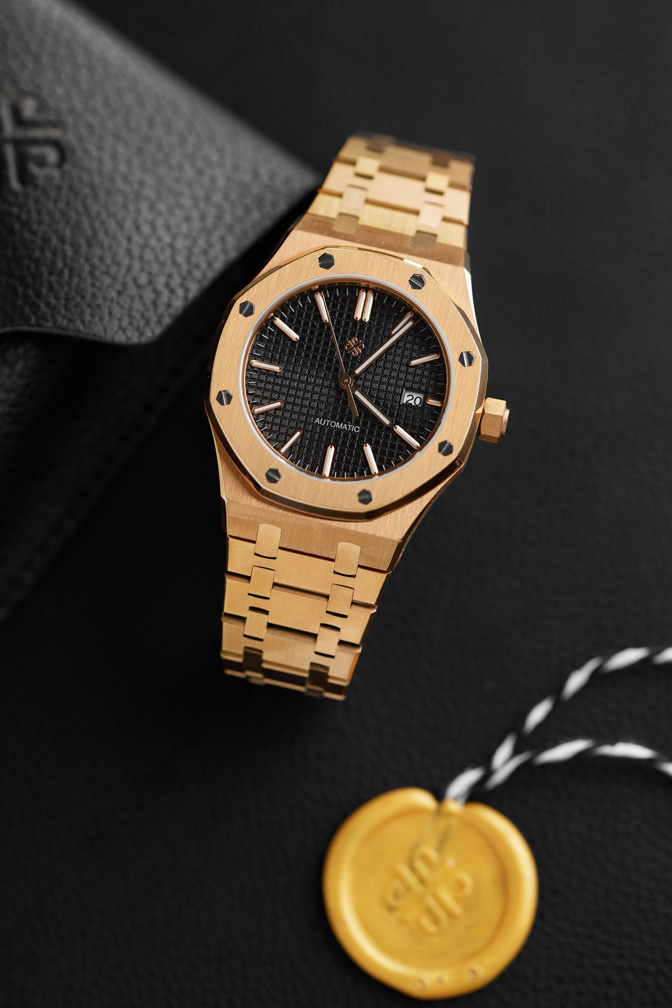 The "Prime Oak" - Rose Black
