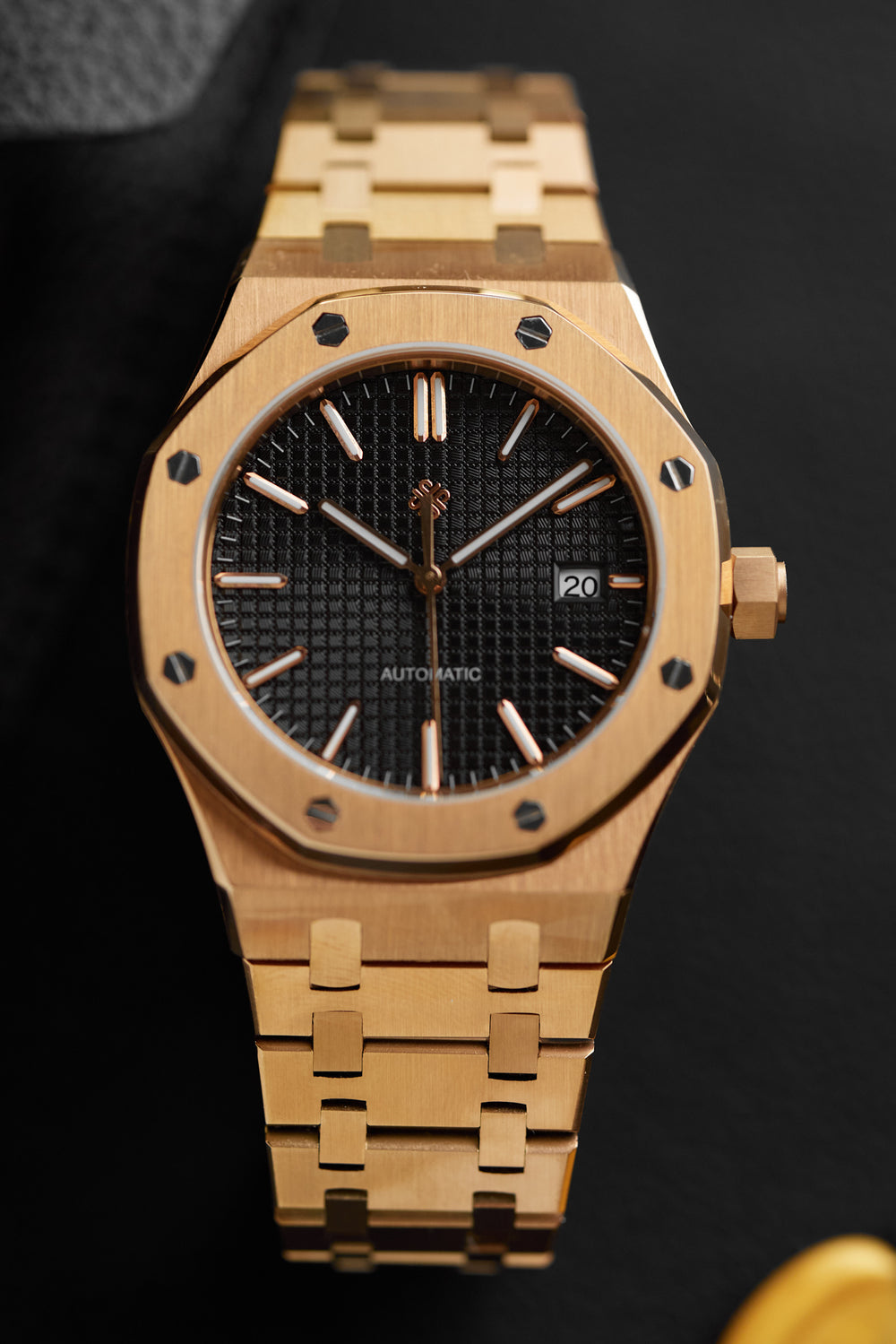 The "Prime Oak" - Rose Black
